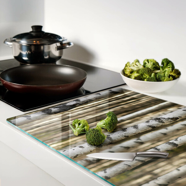 Tabla de cortar Abedules blancos en el bosque