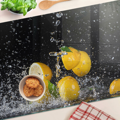 Tabla de cortar Limones en agua