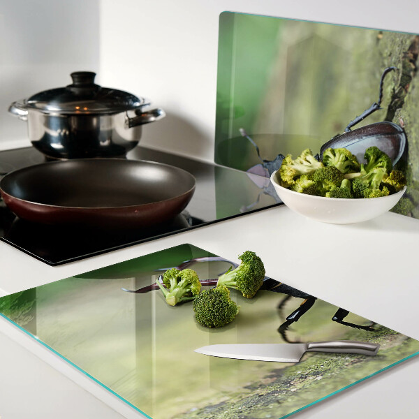 Tabla para cortar Escarabajo ciervo sobre un fondo verde