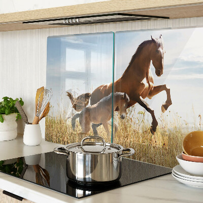 Tabla de cocina Caballos en un prado al sol