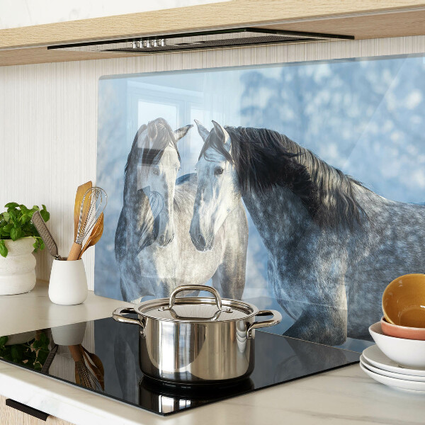 Szklana deska kuchenna Konie w zimowym krajobrazie