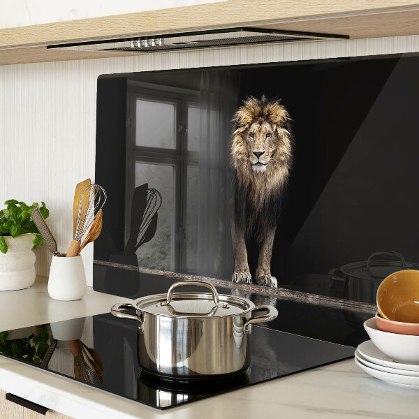 Szklana deska kuchenna Lew na ciemnym tle