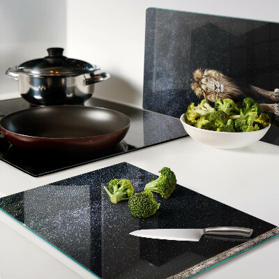 Tabla de cocina El león y el cielo lleno de estrellas.