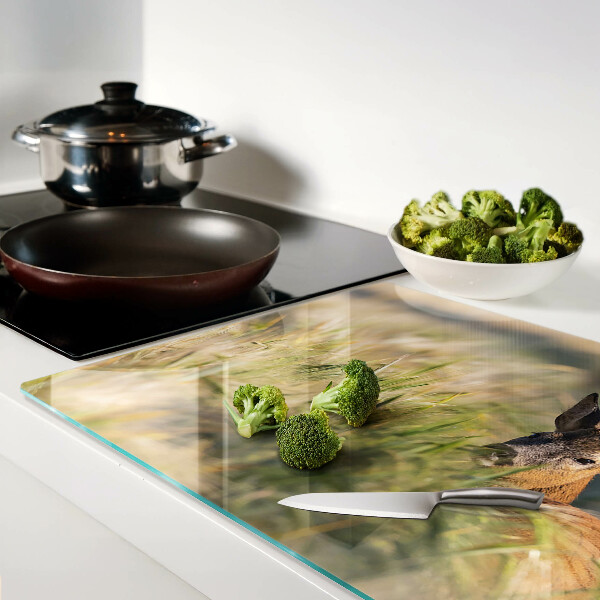 Tabla de cortar Un cervatillo en el campo