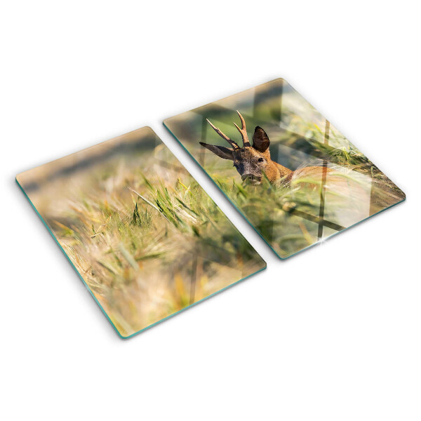 Tabla de cortar Un cervatillo en el campo