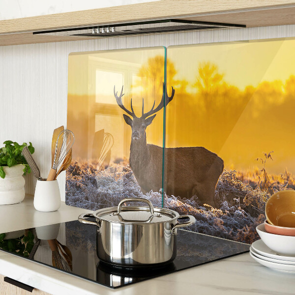 Szklana deska kuchenna Jeleń na tle porannego krajobrazu