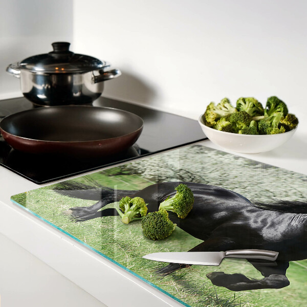 Szklana deska do krojenia Czarny koń na łące