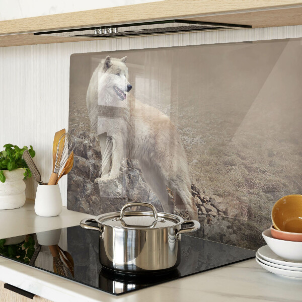Tabla de cortar de cristal Lobo en una montaña rocosa