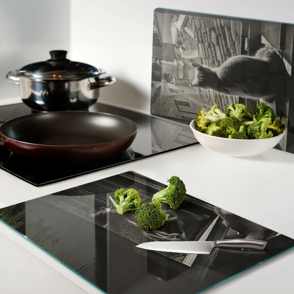 Tabla de cortar Gatos en la ventana