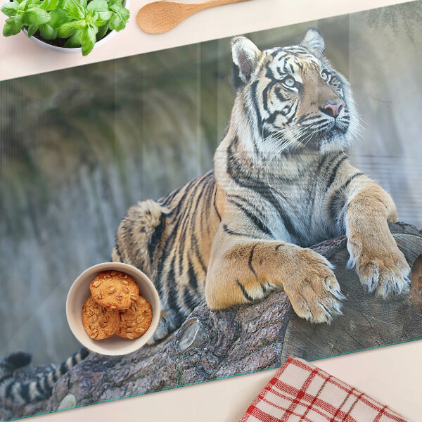 Tabla de cocina Tigre en el tronco de un árbol