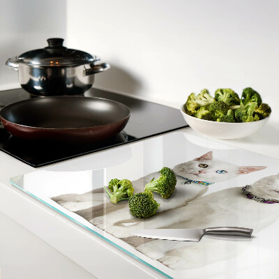 Tabla para cortar Gatos blancos con ojos de diferentes colores.