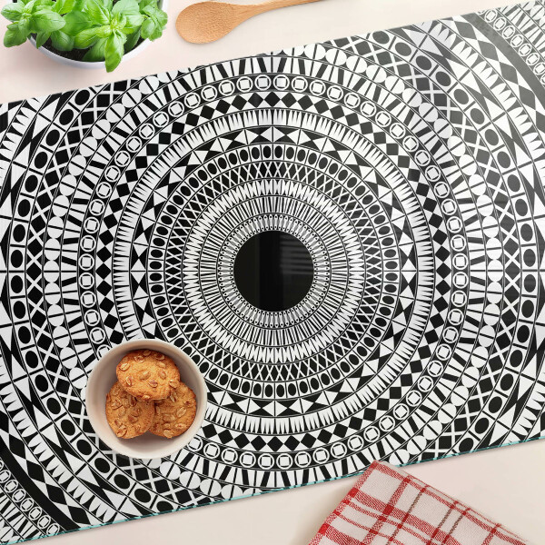 Tabla de cortar Mandala en tonos blanco y negro
