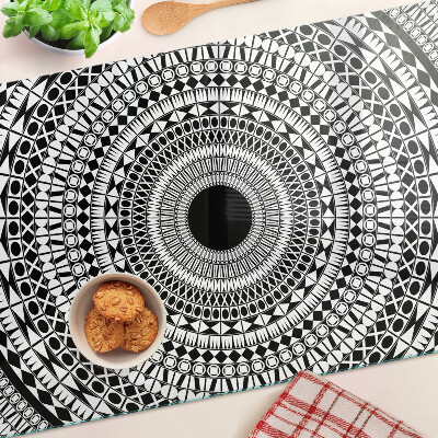 Tabla de cortar Mandala en tonos blanco y negro
