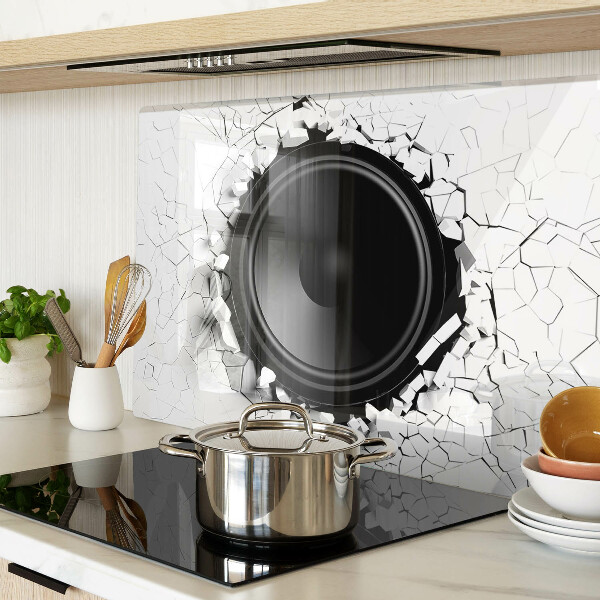 Tabla de cortar de cristal Orador en una pared rota