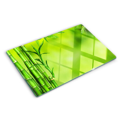 Tabla de cortar Bambú sobre un fondo verde