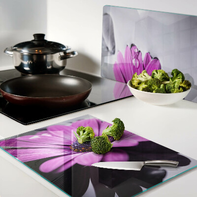 Tabla para cortar Flor morada con gotas de agua