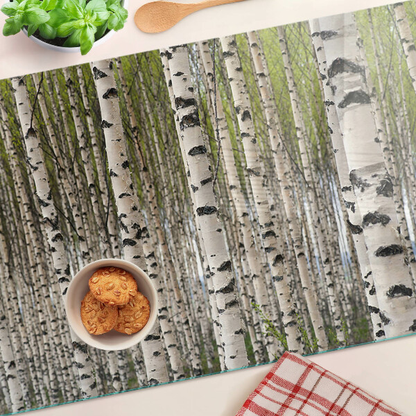 Tabla de cortar Abedules blancos en el bosque