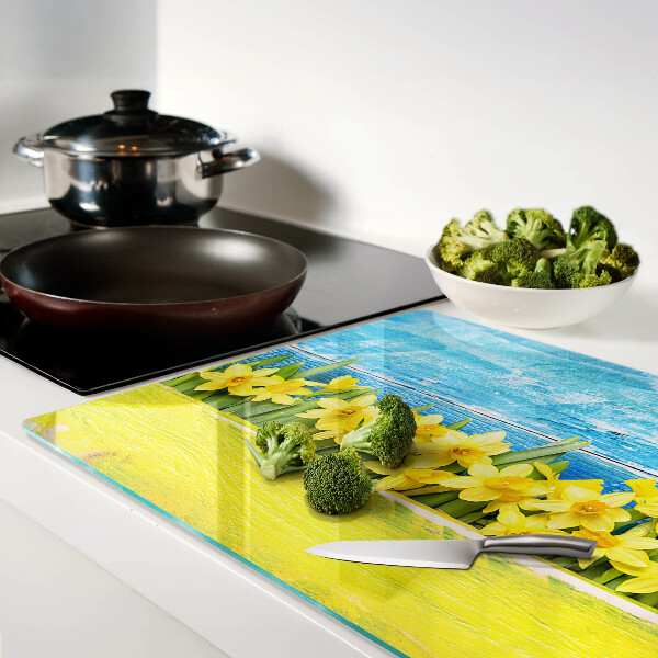 Tabla de cocina Flores de narciso contra el cielo