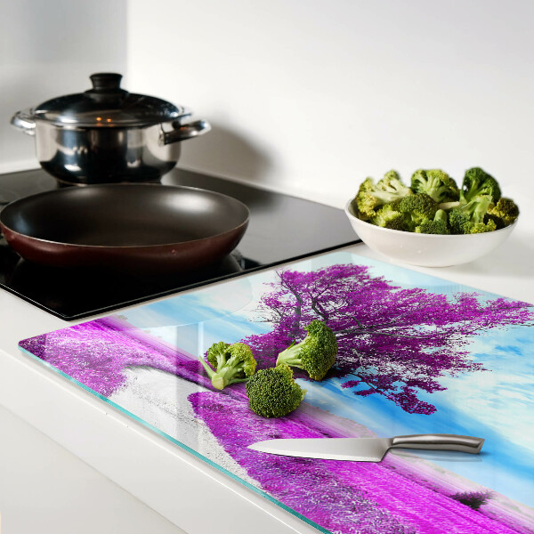 Tabla de cocina Un árbol morado contra el cielo.