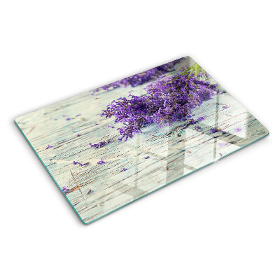 Tabla de cortar Lavanda sobre un fondo de madera