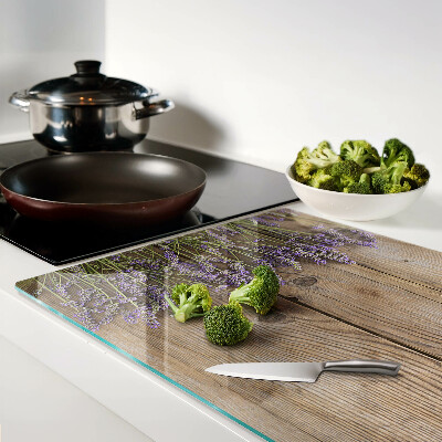 Tabla de cocina Lavanda sobre un fondo de madera