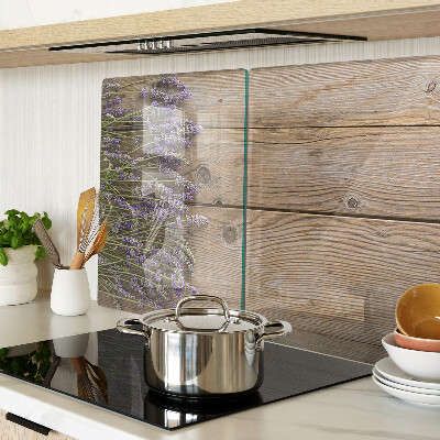 Tabla de cocina Lavanda sobre un fondo de madera