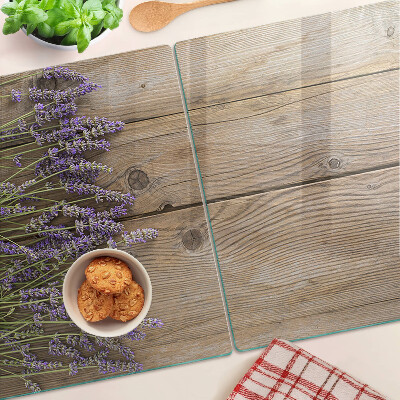 Tabla de cocina Lavanda sobre un fondo de madera