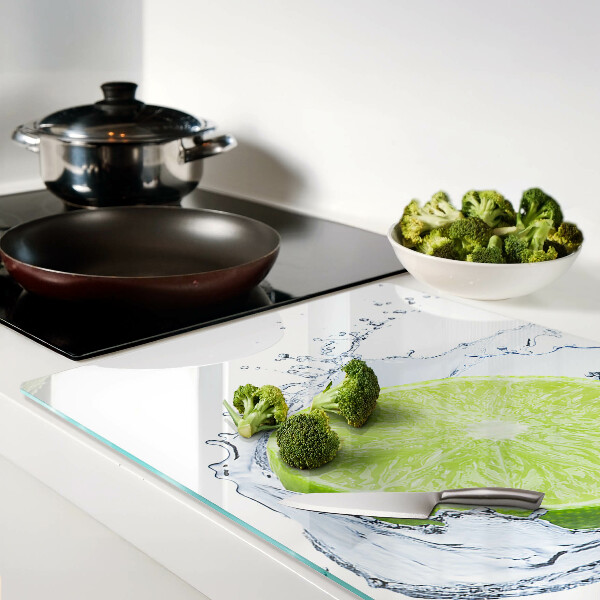 Tabla para cortar Limón en agua