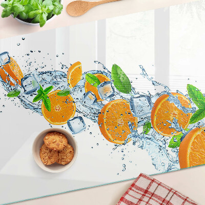 Tabla para cortar Frutas cítricas en agua