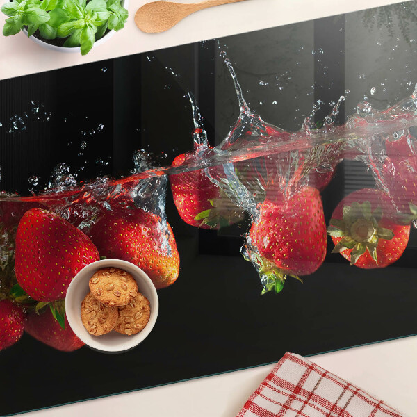 Tabla de cortar Fresas en agua