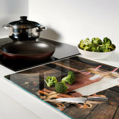 Tabla de cocina Frascos de bebidas sobre un fondo de madera