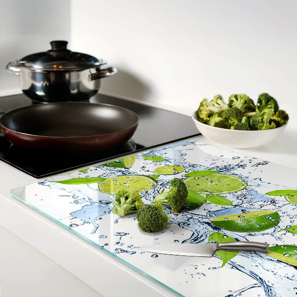 Tabla para cortar Limones en agua