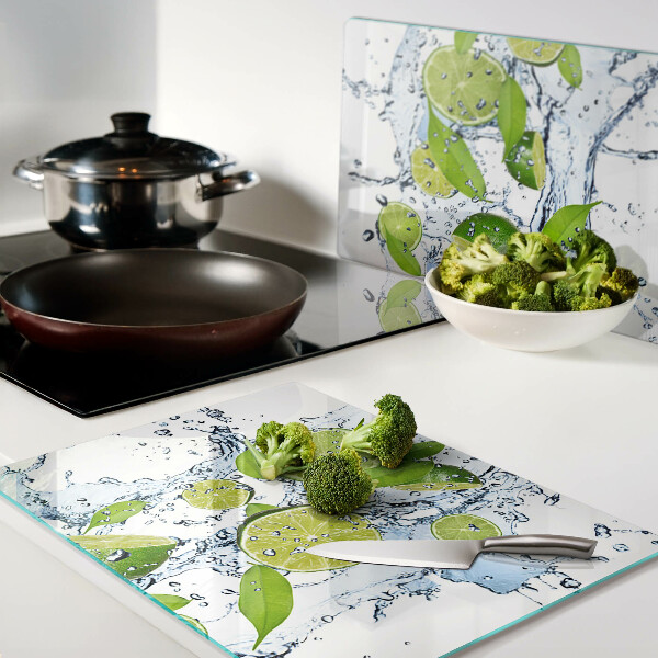 Tabla para cortar Limones en agua