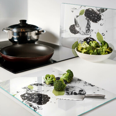 Deska kuchenna szklana Maliny z liśćmi i kroplami wody