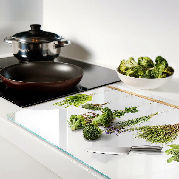 Tabla de cortar Hierbas secadas en una cuerda