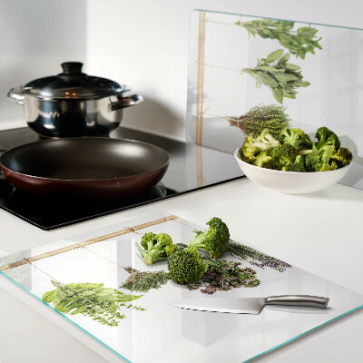 Tabla de cortar Hierbas secadas en una cuerda