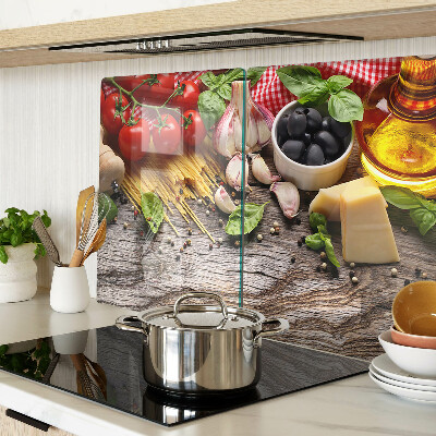 Tabla para cortar Cocina italiana con pasta y verduras.