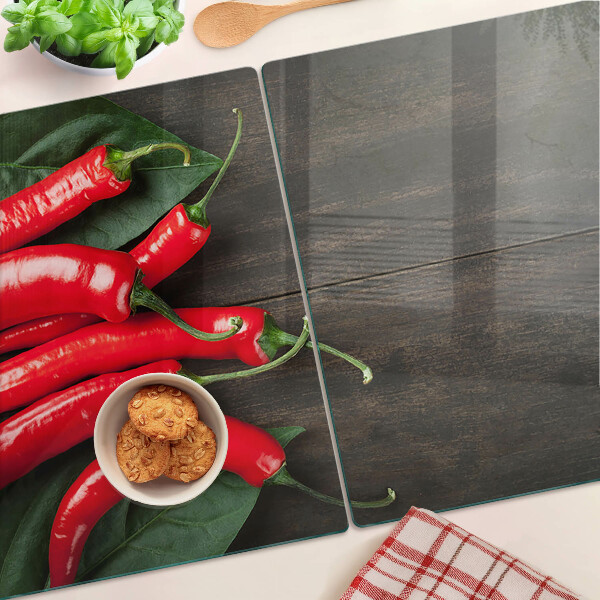 Tabla para cortar Chiles sobre un fondo de madera