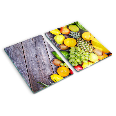 Tabla para cortar Frutas sobre un fondo de madera