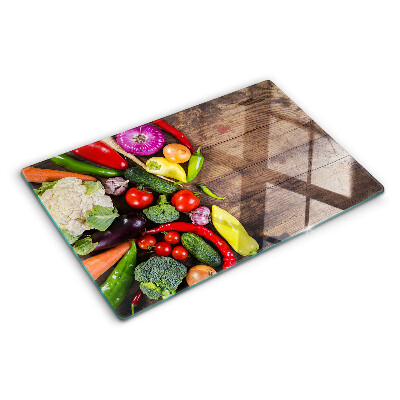 Tabla para cortar Verduras sobre un fondo de madera