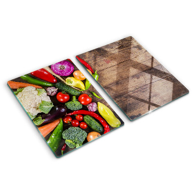 Tabla para cortar Verduras sobre un fondo de madera