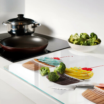 Tabla de cocina Magdalena con crema batida y cereza