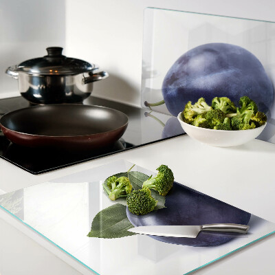 Tabla para cortar Ciruelas con hojas