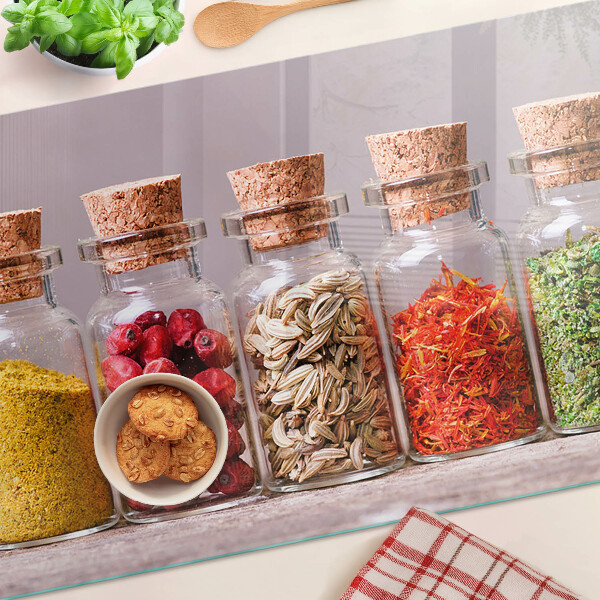 Tabla de cortar de cristal Especias en frascos de vidrio