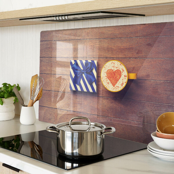 Szklana deska kuchenna Prezent z sercem na filiżance