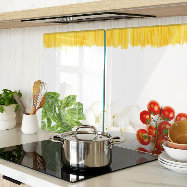 Tabla de cocina Pasta con hierbas y tomates