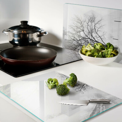 Tabla de cortar de cristal Paisaje invernal vacío con un árbol.