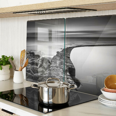 Tabla para cortar Un paisaje costero en tonos grises