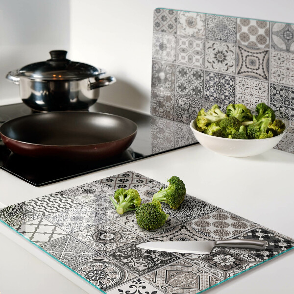 Tabla de cocina Patrones de mosaicos en tonos de gris