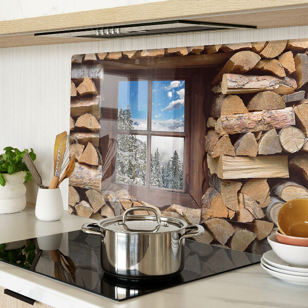 Tabla de cocina Vista de un paisaje invernal a través de la ventana.